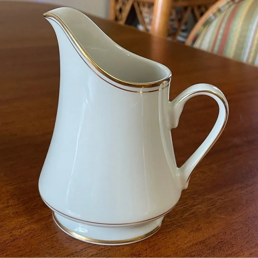 Mikasa Trousdale L2801 Ivory China Pitcher Cream Coffee & Tea Set Ivory and Gold
